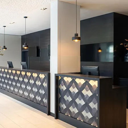 Hotel Leonardo Hauptbahnhof 4*