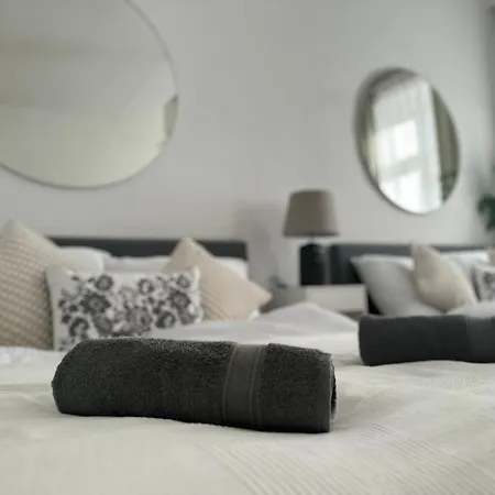 Spacious Apartment, 3 Min To U1 Reumannplatz Apartament
