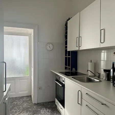 Apartament Spacious Apartment, 3 Min To U1 Reumannplatz *