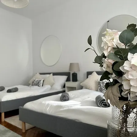 Apartament Spacious Apartment, 3 Min To U1 Reumannplatz