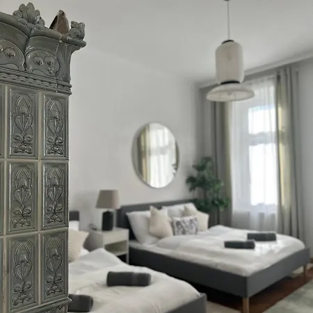 Spacious Apartment, 3 Min To U1 Reumannplatz Apartament