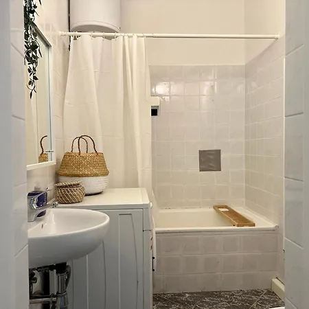 Spacious Apartment, 3 Min To U1 Reumannplatz *