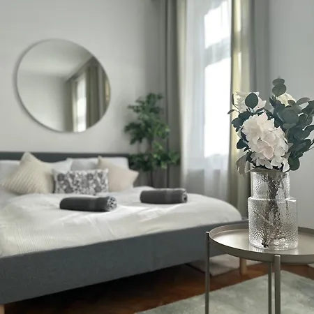 Spacious Apartment, 3 Min To U1 Reumannplatz Apartament Wiedeń