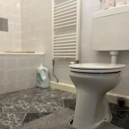 Spacious Apartment, 3 Min To U1 Reumannplatz *