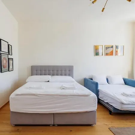 Near Hauptbahnhof - Kingsize Bed Apartment *