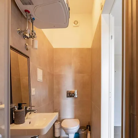 Apartment Near Schoenbrunn & Metro