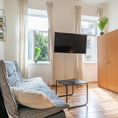 Inviting Economy 1br Apt. With The Location Apartment