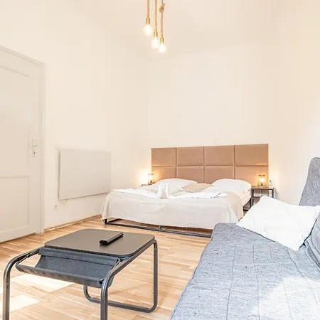 Inviting Economy 1br Apt. With The Location