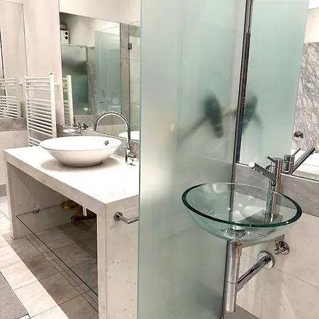Sisi 103 M2 Appartement