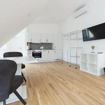 Next To Schoenbrunnpalace Close To Public Transport - Myschoenbrunn Apartment