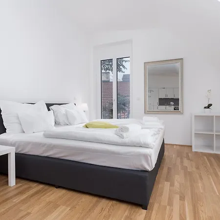 Next To Schoenbrunnpalace Close To Public Transport - Myschoenbrunn Apartment *