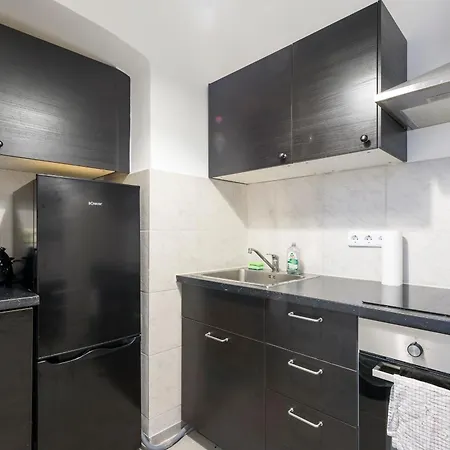 Apartment Lights - Meidling