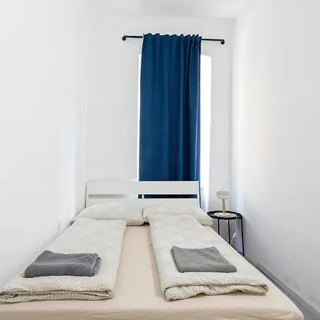 Lights - Meidling Apartment