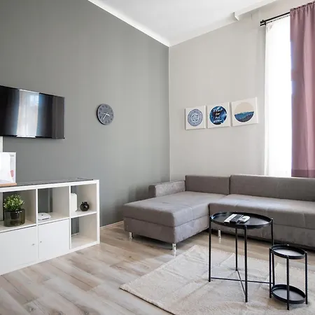 Apartment Beautiful New Near Center *