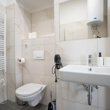 Apartment Beautiful New Near Center *