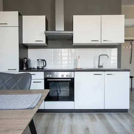 Brand New Renovated Near Augarten Apartment *