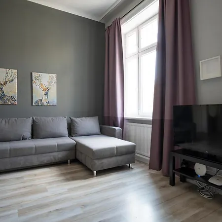 Brand New Renovated Near Augarten *