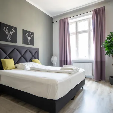 Brand New Renovated Near Augarten *