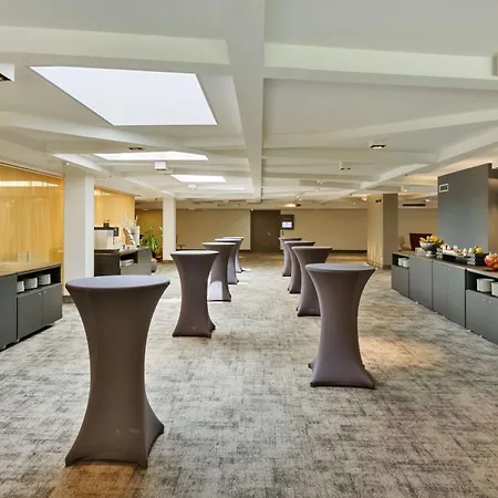 Doubletree By Hilton Schonbrunn 4*