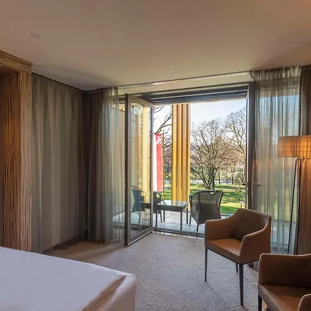 Hotel Doubletree By Hilton Schonbrunn 4*