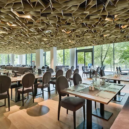 Hotel Doubletree By Hilton Schonbrunn 4*