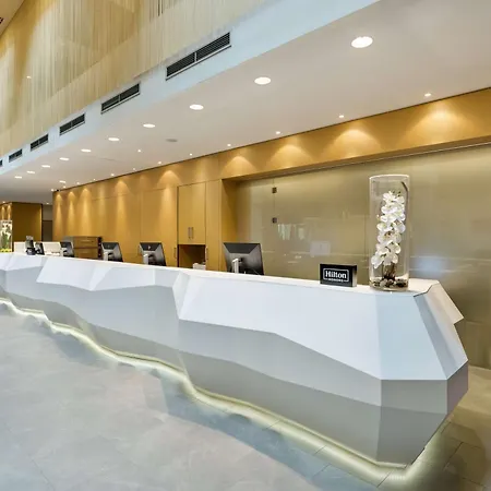 Doubletree By Hilton Schonbrunn 4*