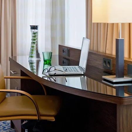 Hotel Courtyard By Marriott Prater/messe 4*