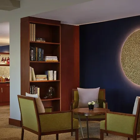 The Ritz-carlton,