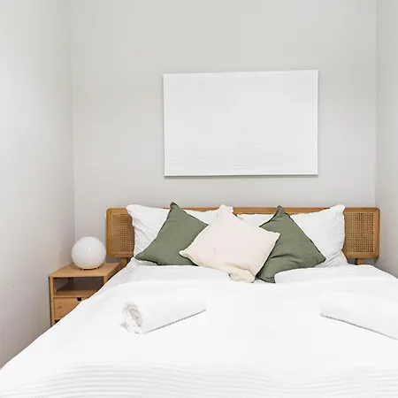 Spacious Apartment, 3 Min To U1 Reumannplatz