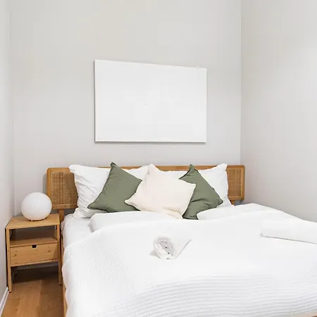 Apartament Spacious Apartment, 3 Min To U1 Reumannplatz Wiedeń