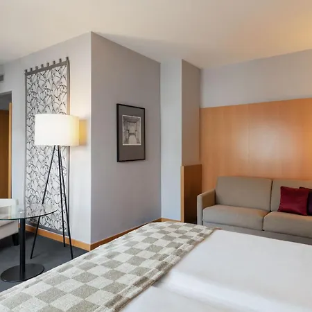 By Ihg 4*