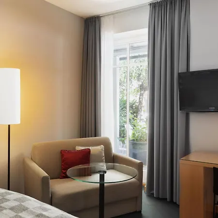 By Ihg Hotel