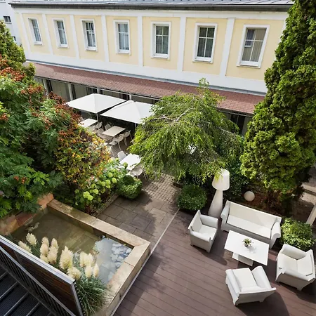 By Ihg Viena