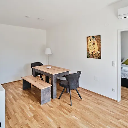 Next To Schoenbrunnpalace Close To Public Transport - Myschoenbrunn Apartment *