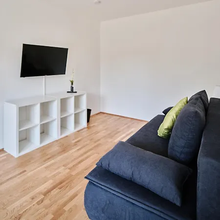 Next To Schoenbrunnpalace Close To Public Transport - Myschoenbrunn *
