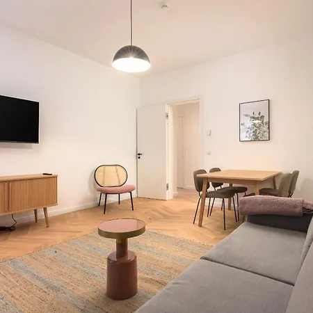 Limehome Karajangasse Apartment