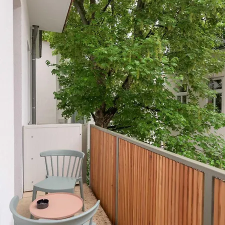 Limehome Karajangasse