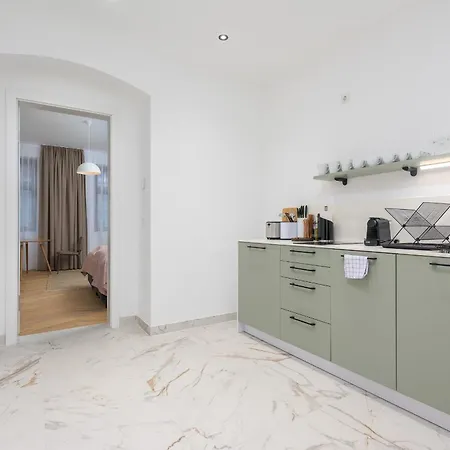 Limehome Karajangasse Apartment
