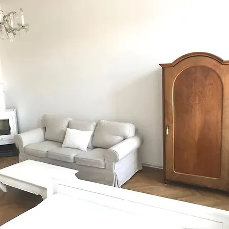 Wiener Altbauwohnung Vienna