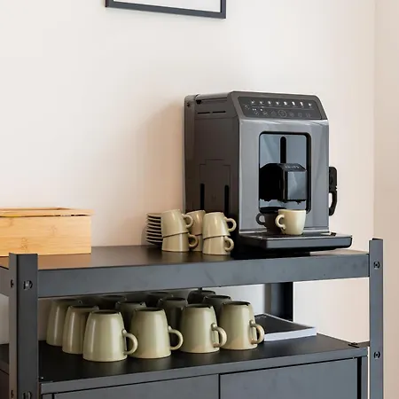 Noblenest: Terrasse - Netflix - Kaffee