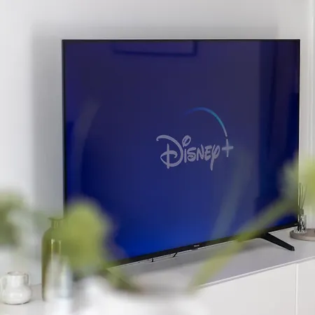 Noblenest: Terrasse - Netflix - Kaffee Apartment *