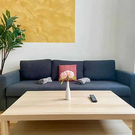Apartamento Sunny With Free Parking - 15 Min To Center *