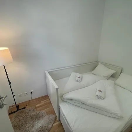 Appartement New With Balcony 11 Wenen