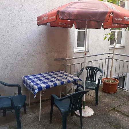 Πανσιόν Happyhostel *