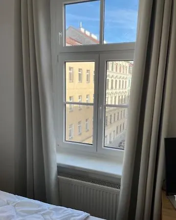 Homestay Sunny And City