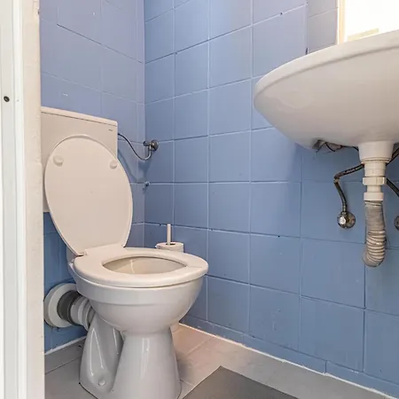 Apartment Getaway -2br & Comfort