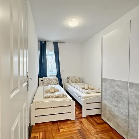 Luxurious In A Quiet Area In * Viena