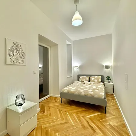 Apartment Ar Living & *