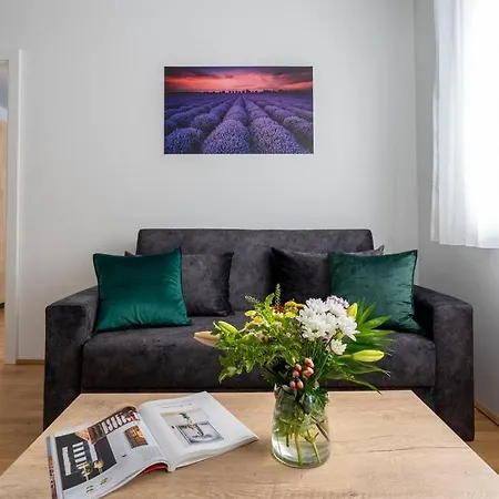 Apartment 1br Haven With Swift Access By Hm *
