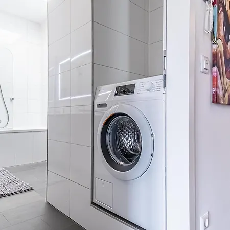 Luxury 2br And 1lr With Balcony - 9 Min To Center Apartment Vienna